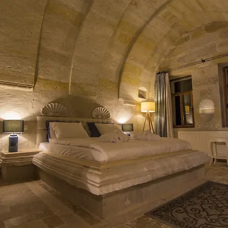 Azure Cave - Cappadocia גורמה