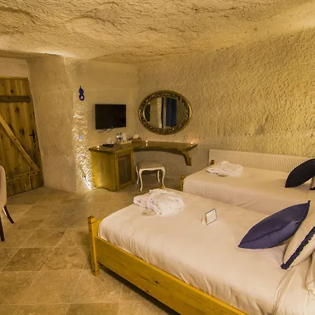 מלון Azure Cave - Cappadocia 3*