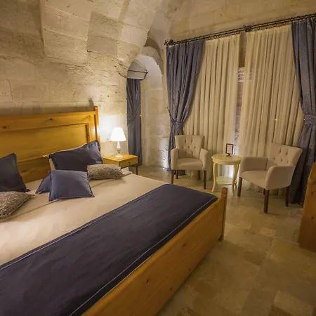 Azure Cave - Cappadocia גורמה