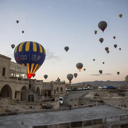 מלון Azure Cave - Cappadocia גורמה