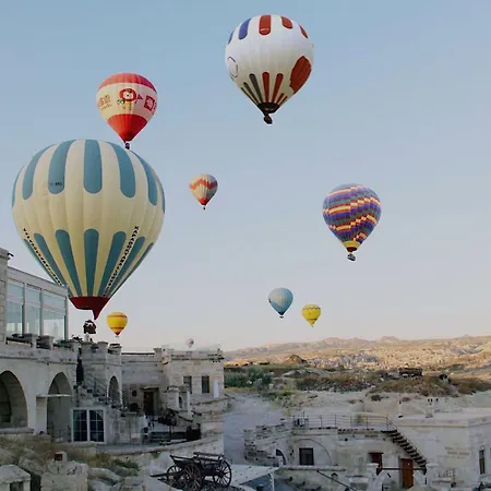 Azure Cave - Cappadocia גורמה